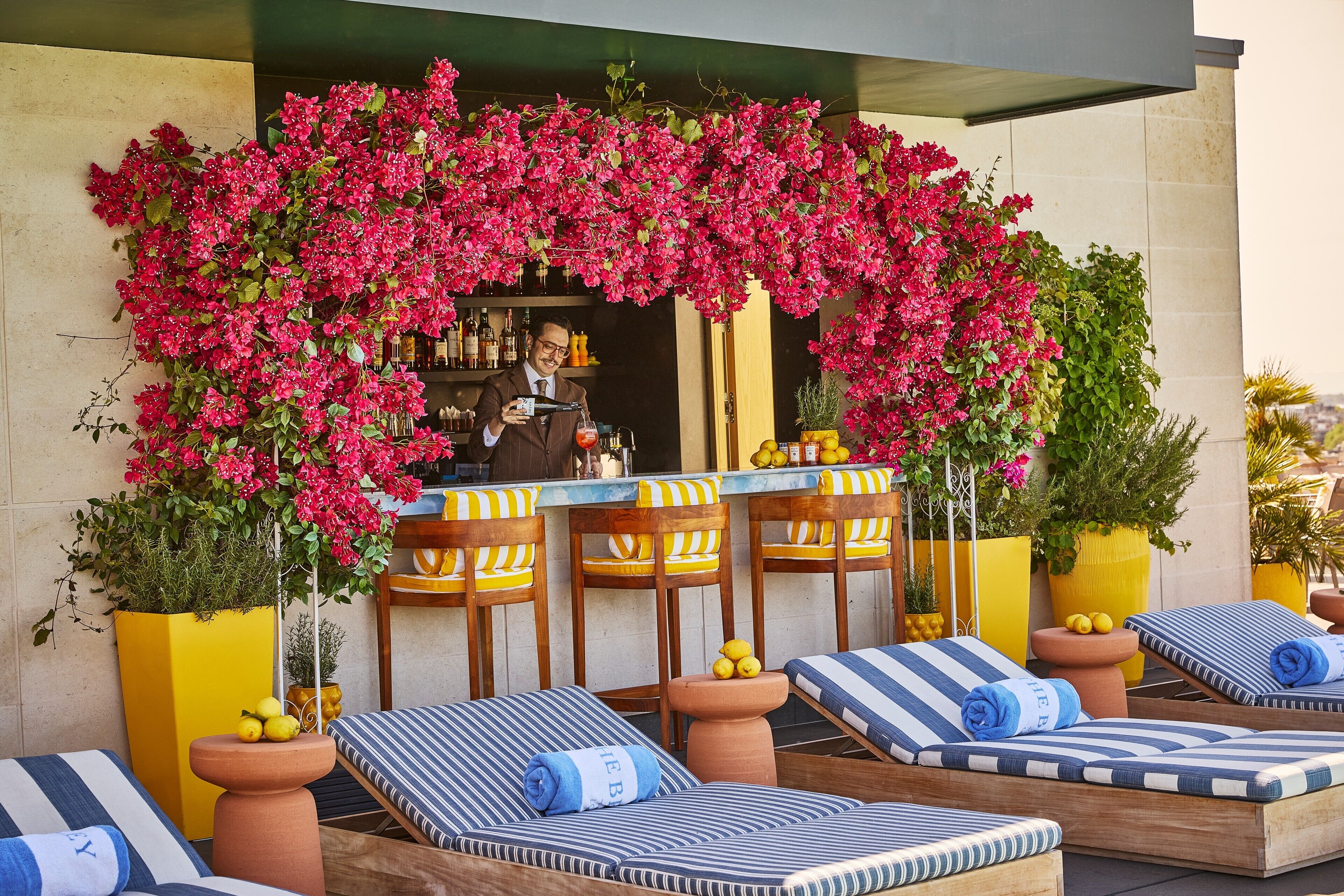 Poolside bar