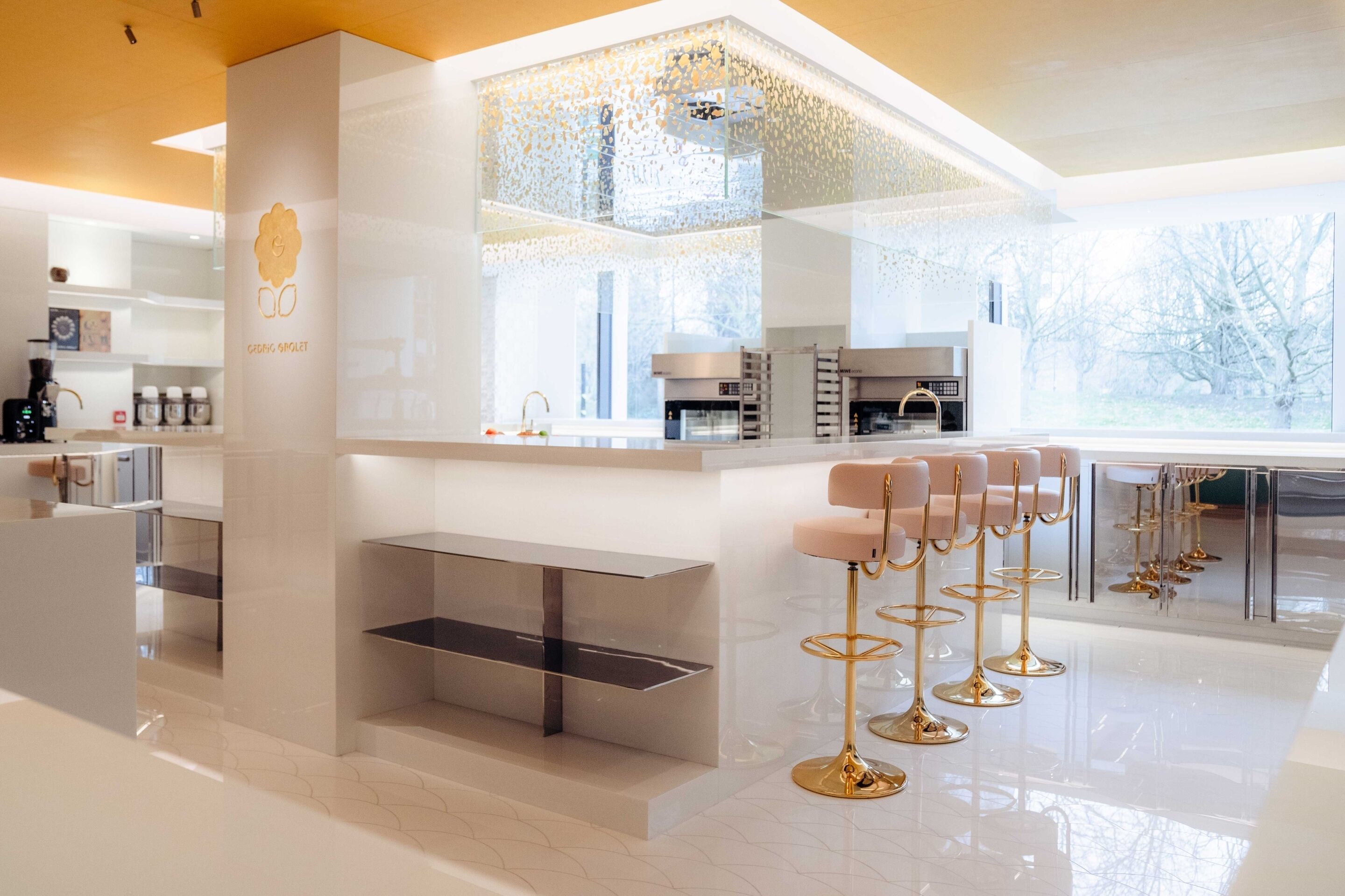 daily english breakfast (gbp 45 per person)