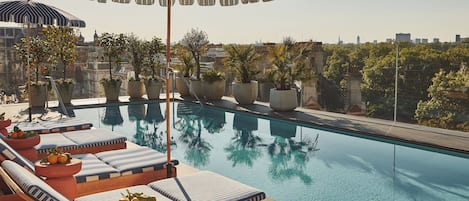 Indoor pool, seasonal outdoor pool, free cabanas, sun loungers