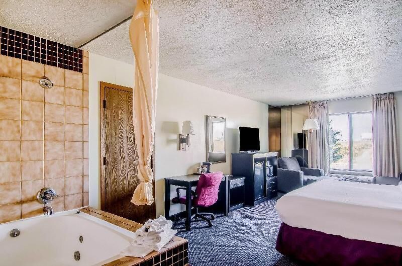 In-room safe, desk, iron/ironing board, free WiFi