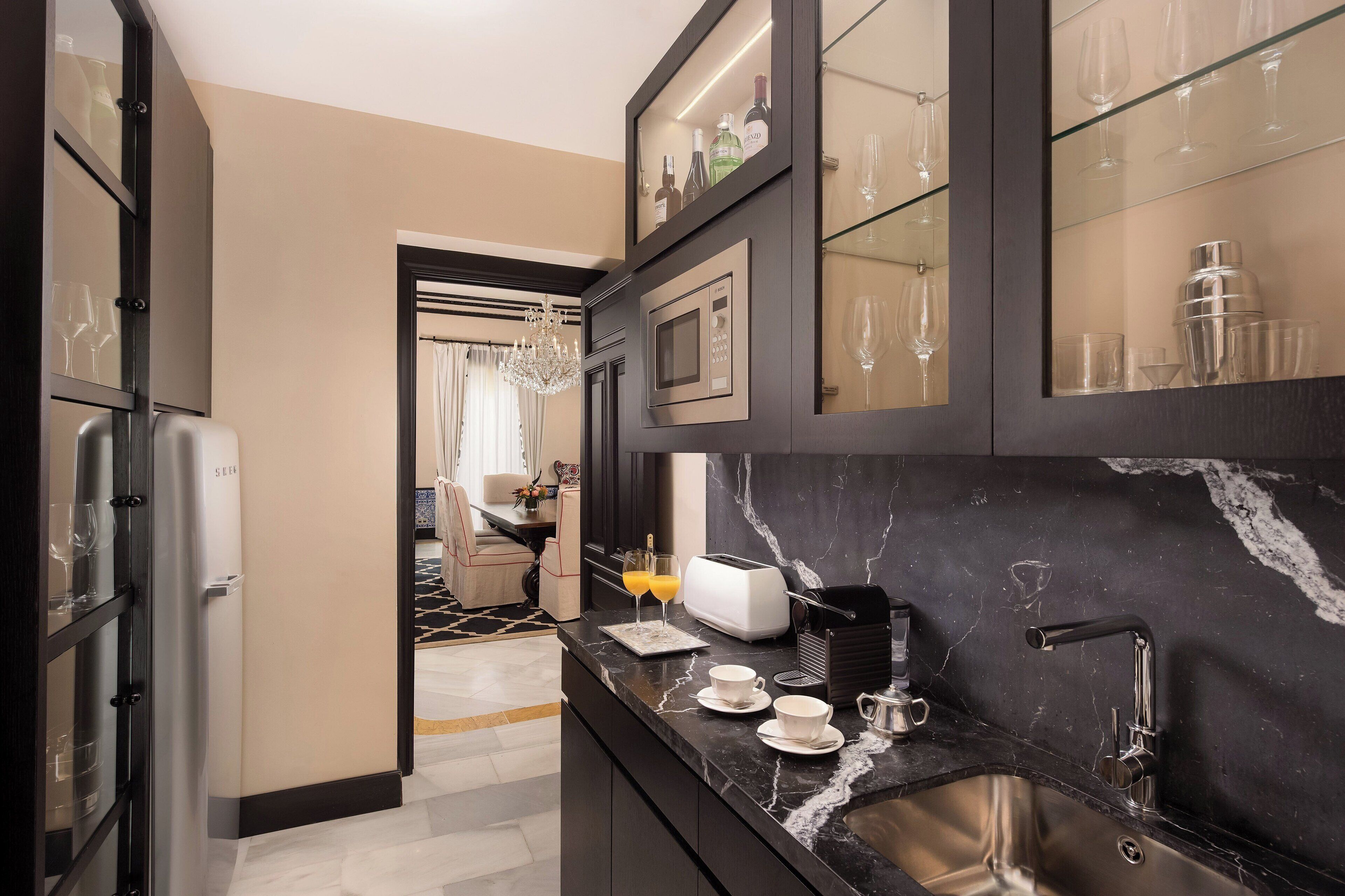 Suite, 1 habitación | Cocina privada | Artículos de limpieza ecológicos 