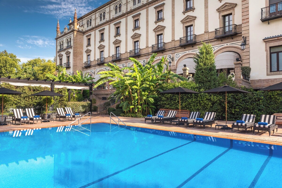Hotel Alfonso XIII, a Luxury Collection Hotel, Seville Reviews, Deals ...