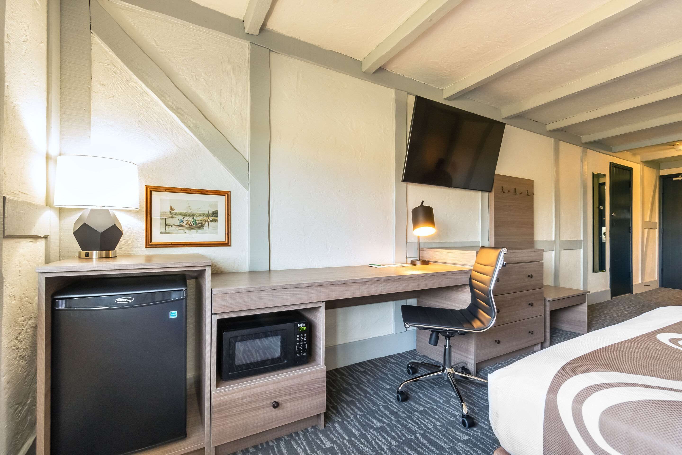 standard room, 2 queen beds, non smoking | desk, iron/ironing board, bed sheets, alarm clocks