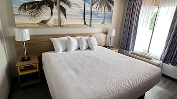 客房, 1 张特大床, 吸烟房 | 加厚床垫、特色家居、办公桌、笔记本电脑工作区