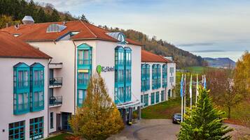 Vista frontal de la propiedad