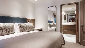 Premium bedding, in-room safe, individually decorated