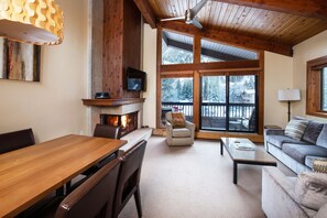 Televisión de pantalla plana, reproductor de DVD