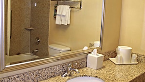 Combined shower/tub, eco-friendly toiletries, hair dryer, towels - Comfort Inn & Suites Airport (North Syracuse)