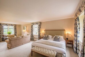 In-room safe, individually decorated, desk, blackout drapes - Ashdown Park Hotel & Country Club (Forest Row)