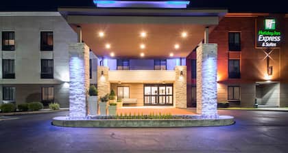 Holiday Inn Express and Suites Albany Airport- Wolf Road by IHG