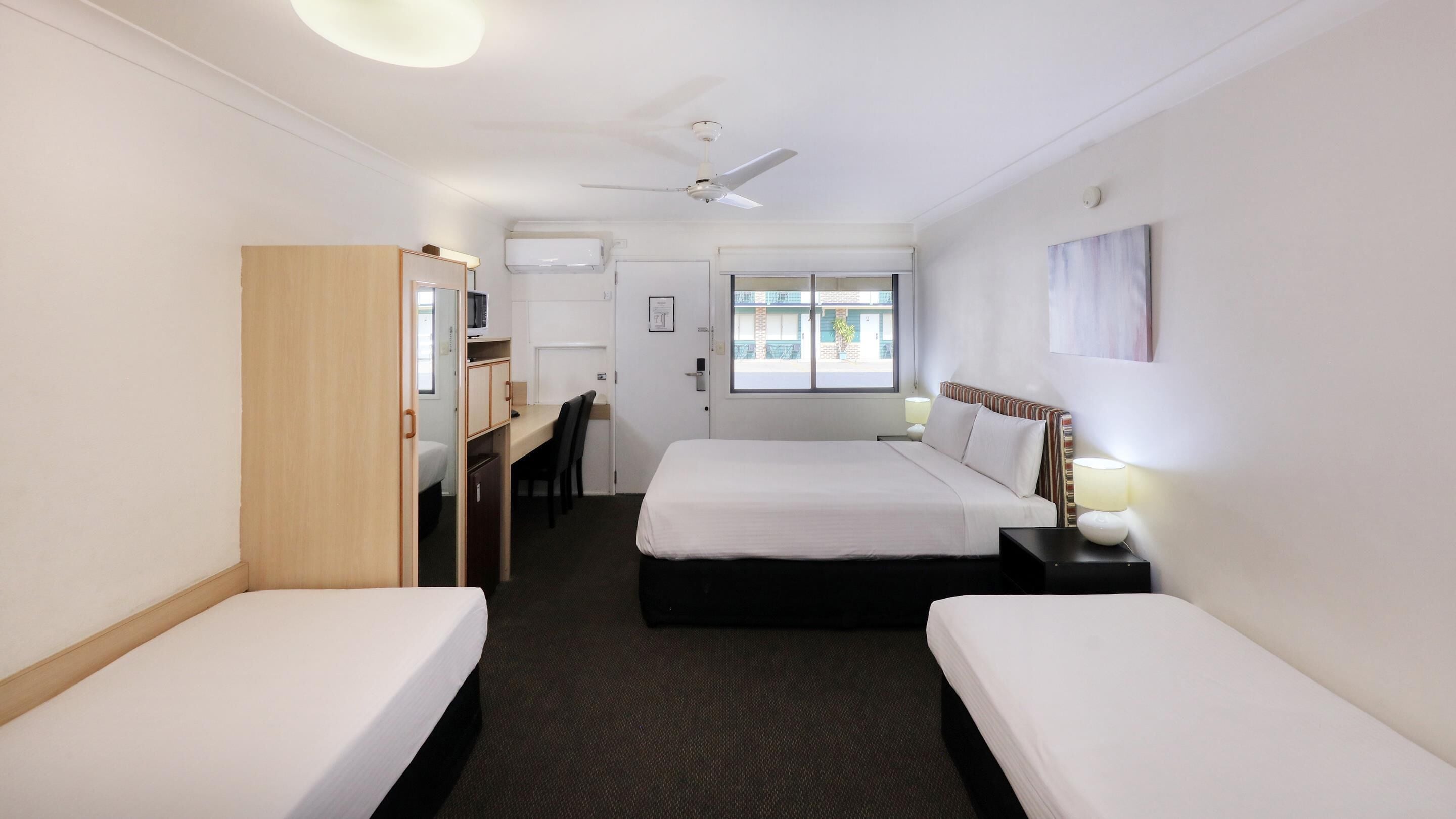 standard room, multiple beds, non smoking | 1 bedroom, premium bedding, pillow-top beds, minibar