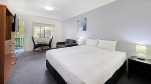Habitación Deluxe, 1 cama de matrimonio grande, no fumadores | Ropa de cama de alta calidad, colchones con acolchado adicional, minibar
