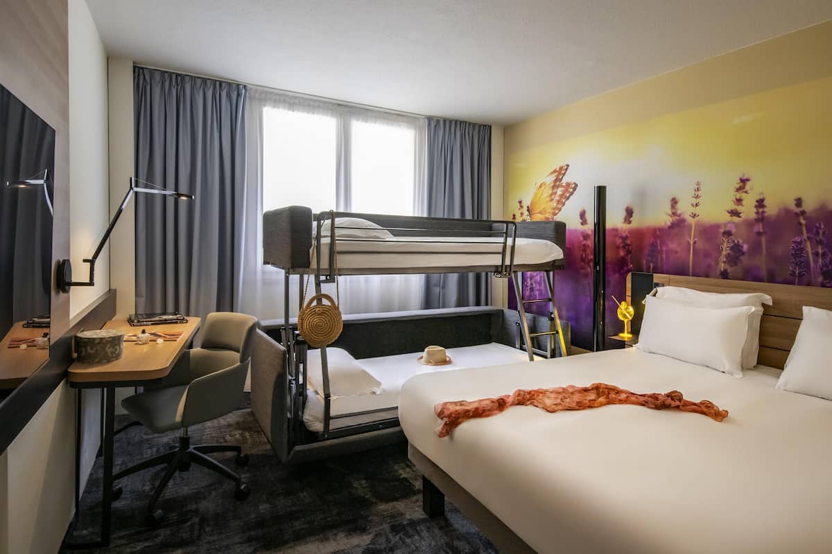 Rom – classic, flere senger | Sengetøy av topp kvalitet, minibar, safe på rommet og skrivebord