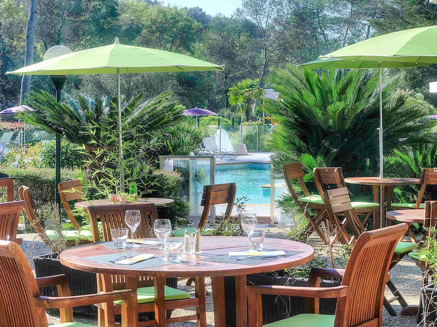 Breakfast, lunch, dinner served; French cuisine