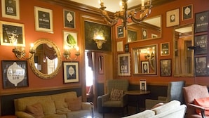 Bar (on property) - Royal Cambridge (Cambridge)