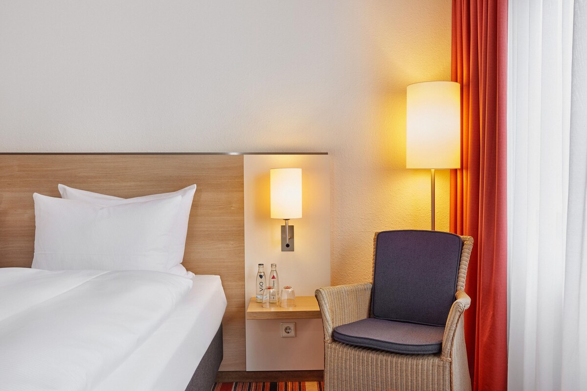 In-room safe, desk, soundproofing, WiFi (free)