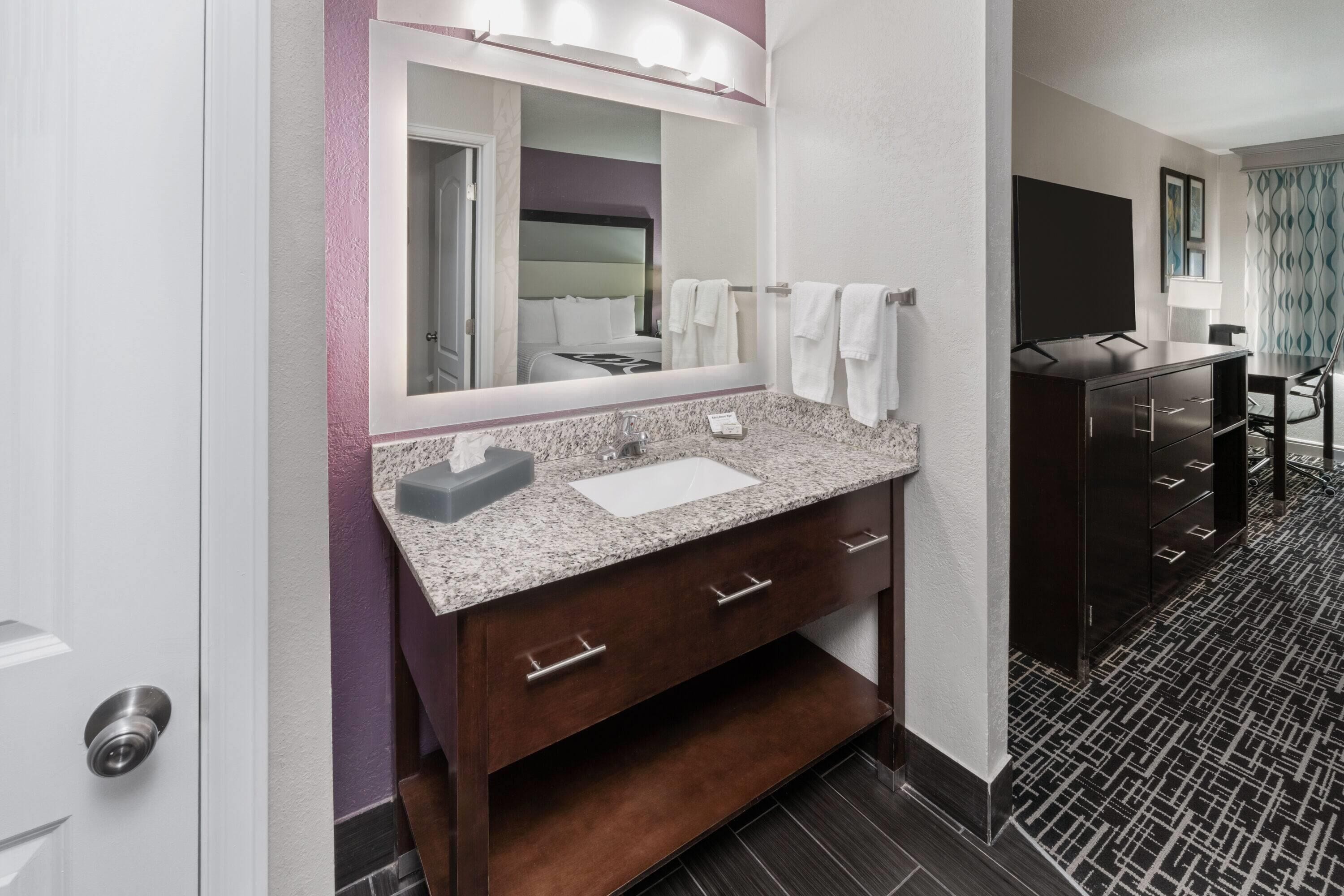 2 queen beds, non smoking, refrigerator & microwave | premium bedding, desk, blackout curtains, iron/ironing board