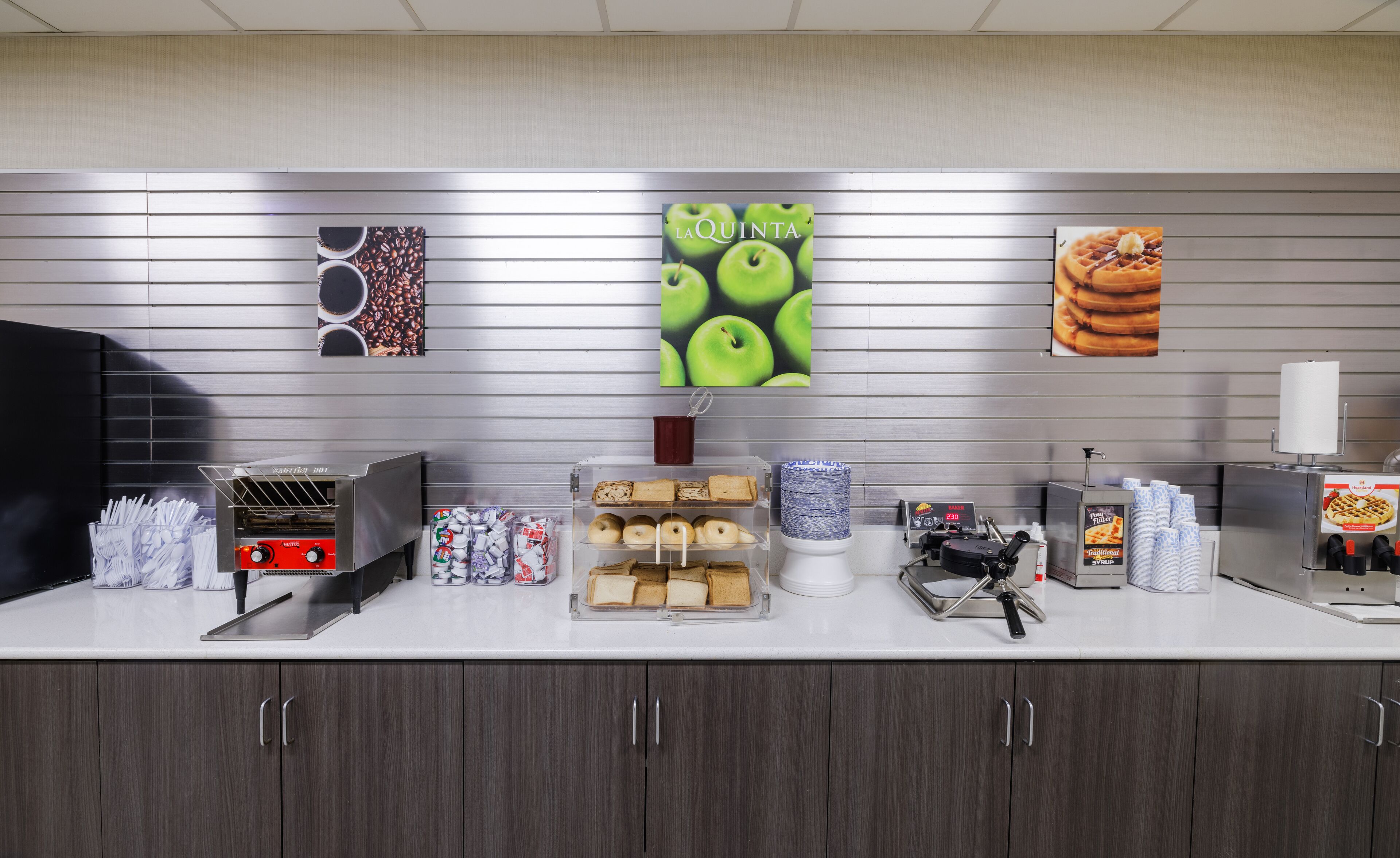 free daily continental breakfast