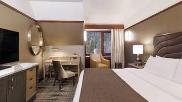 1 bedroom, premium bedding, in-room safe, desk