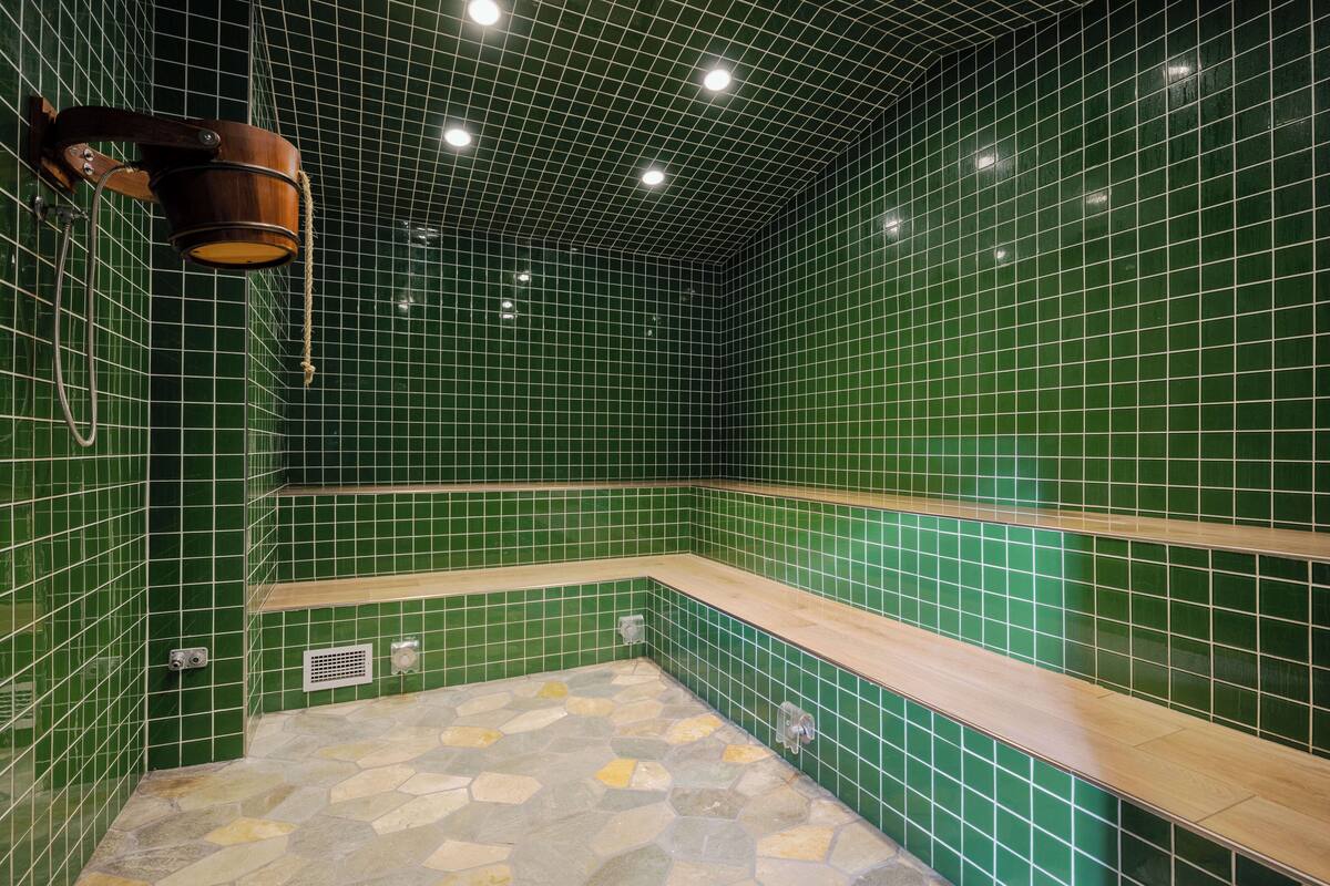 couples treatment room(s), sauna, steam room, hot stone massages