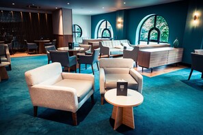 Bar (on property) - Crowne Plaza Gerrards Cross by IHG (Beaconsfield)