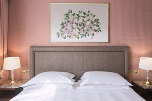 Junior Suite | 1 bedroom, premium bedding, down comforters, minibar - Doria Grand Hotel (Milan)