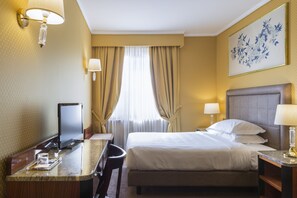Classic Room | 1 bedroom, premium bedding, down comforters, minibar