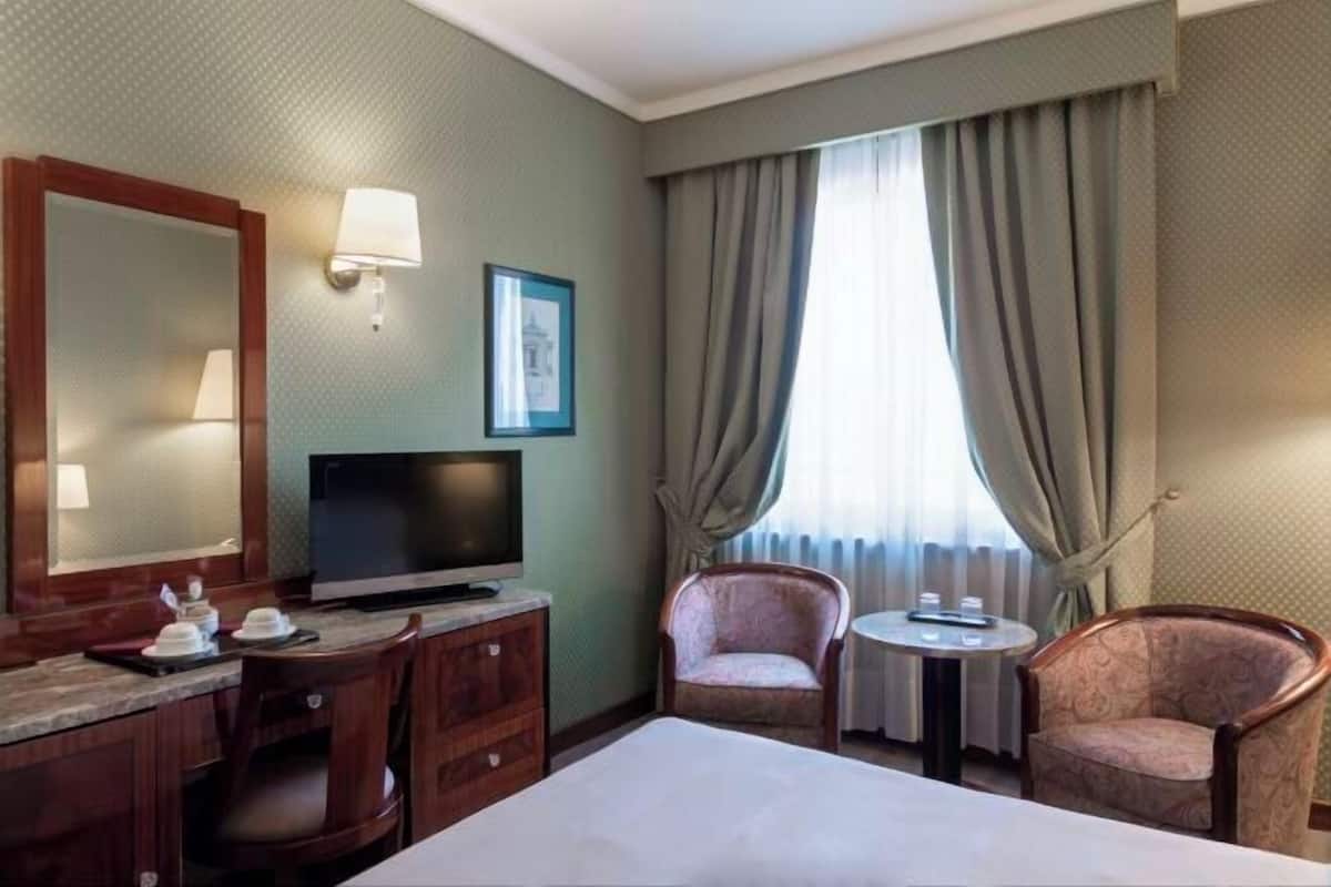 1 bedroom, premium bedding, down comforters, minibar