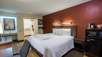 Premium Room, 1 King Bed, Accessible (Upgraded Bedding & Snack, Smoke Free)