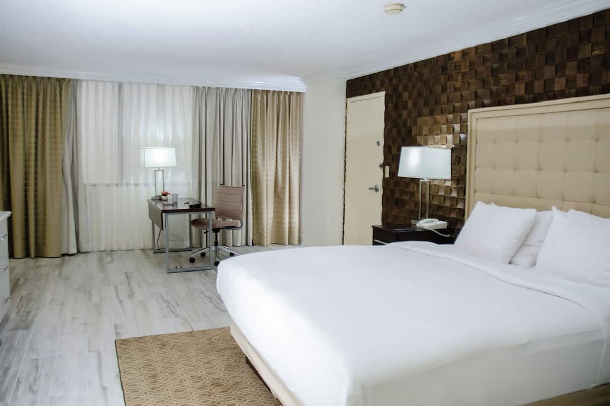 Executive Suite, 1 Bedroom, Non Smoking | 1 bedroom, Egyptian cotton sheets, premium bedding, down comforters