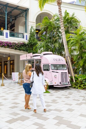 Shopping centre - Hilton Palm Beach PBI (West Palm Beach)