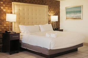 1 bedroom, Egyptian cotton sheets, premium bedding, down duvets - Hilton Palm Beach PBI (West Palm Beach)