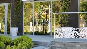 Body treatments, facials, 2 treatment rooms, manicures and pedicures