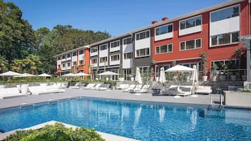 Seasonal outdoor pool, pool umbrellas, sun loungers