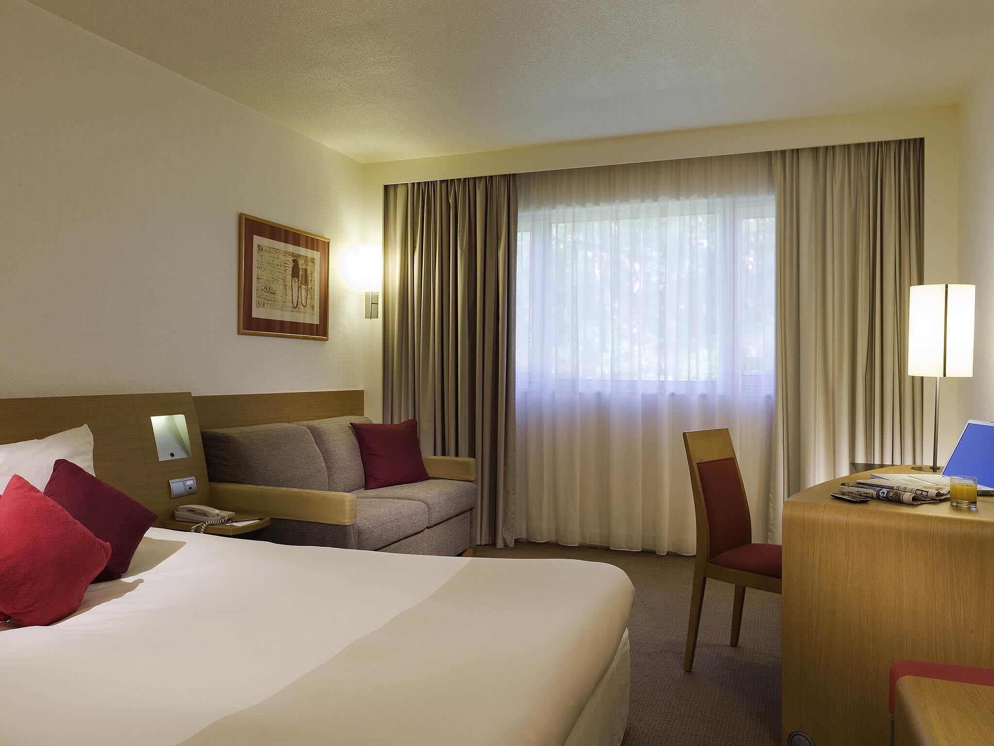 标准房, 1 张大床和 1 张沙发床 | 迷你吧、客房内保险箱、办公桌、遮光窗帘