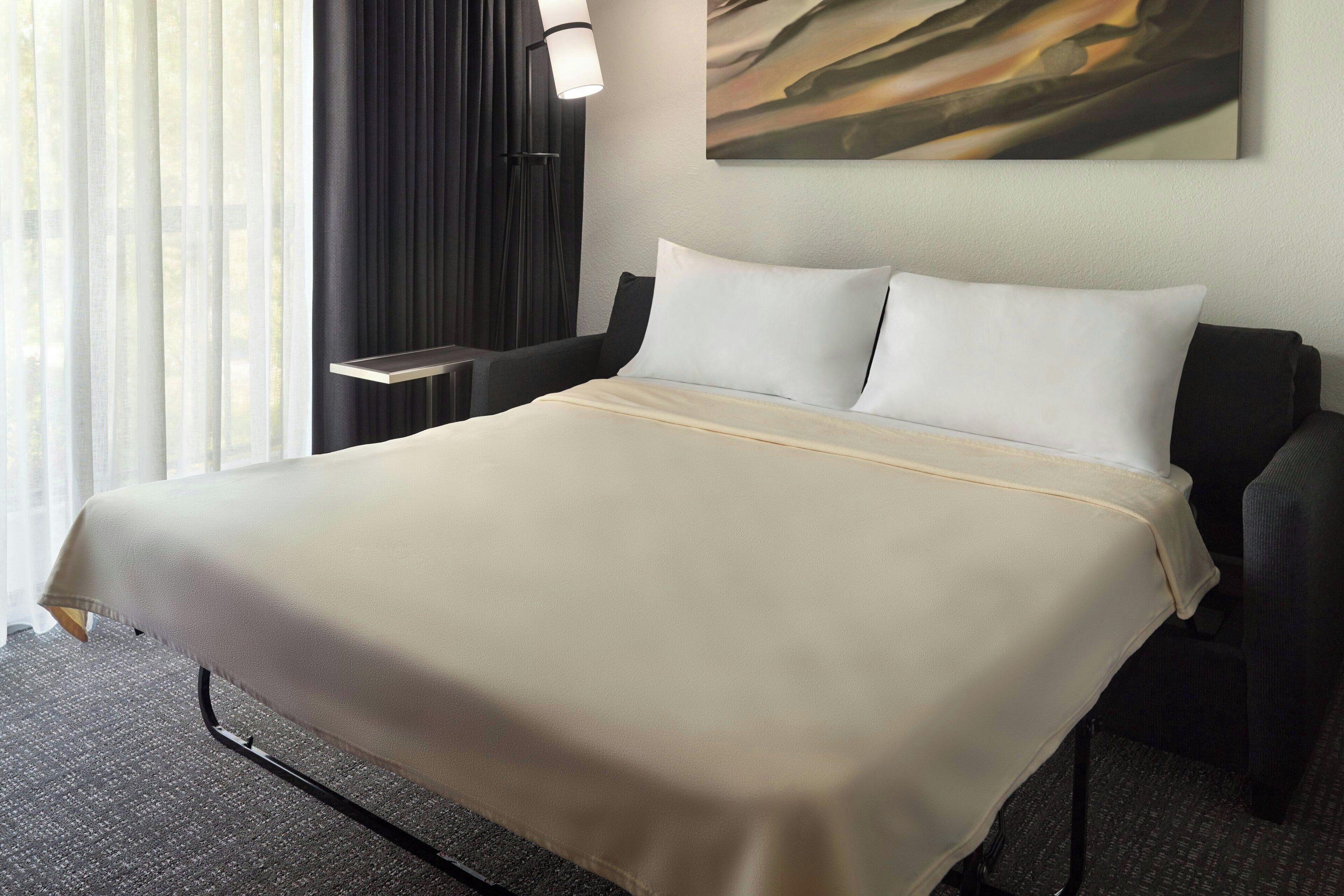 1 bedroom, premium bedding, pillow-top beds, desk