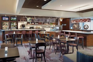 Petit déjeuner préparé sur commande servi en supplément