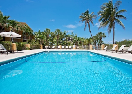 Outdoor pool, open 8 AM to 10 PM, sun loungers. Hampton Inn Key Largo Manatee Bay
