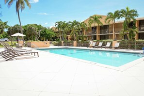 Outdoor pool, open 8 AM to 10 PM, sun loungers