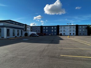 Front of property - Travelodge by Wyndham Regina (Regina)