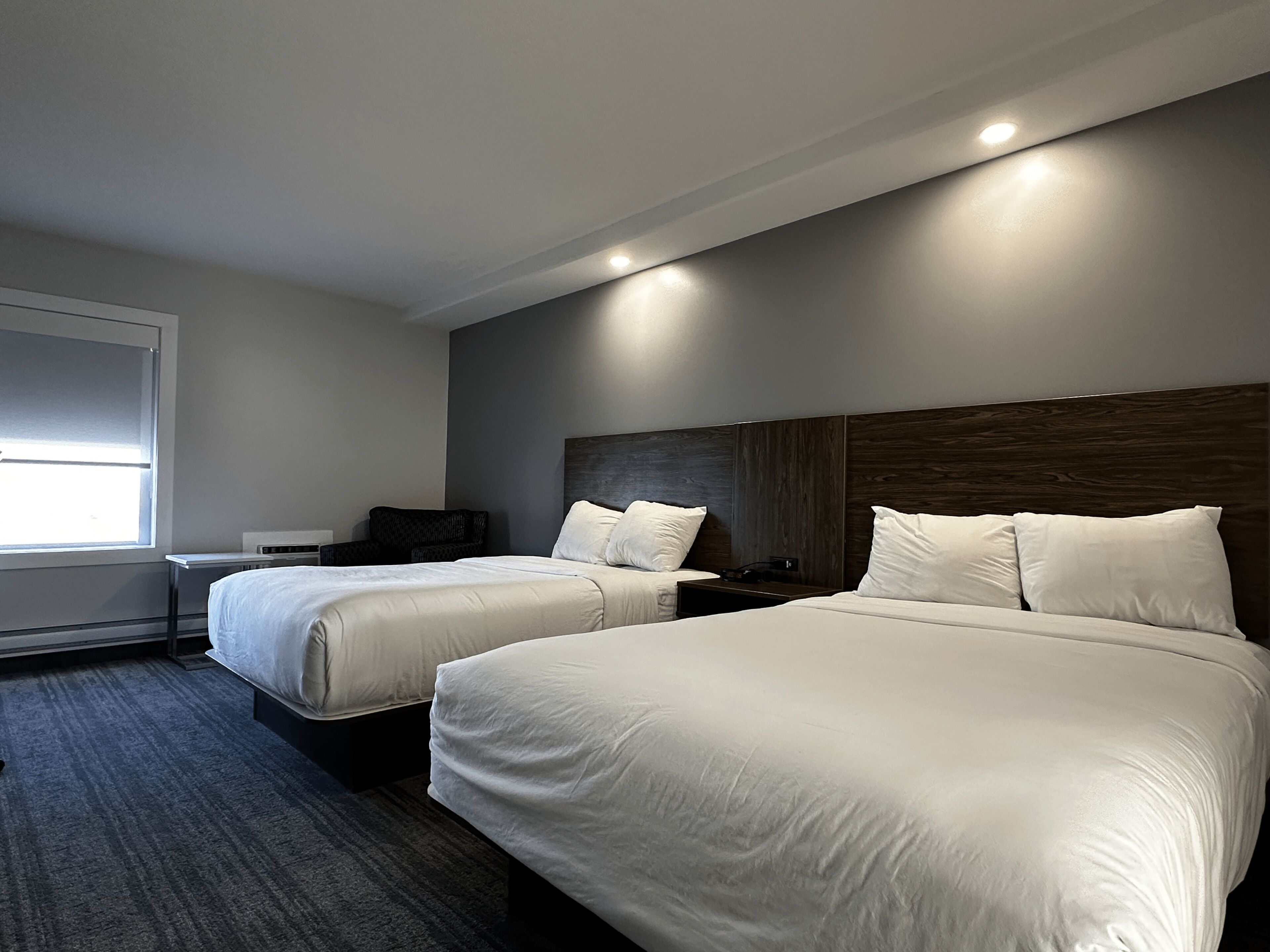 Chambre, 2 lits doubles, non-fumeurs | Literie hypoallergénique, surmatelas, bureau