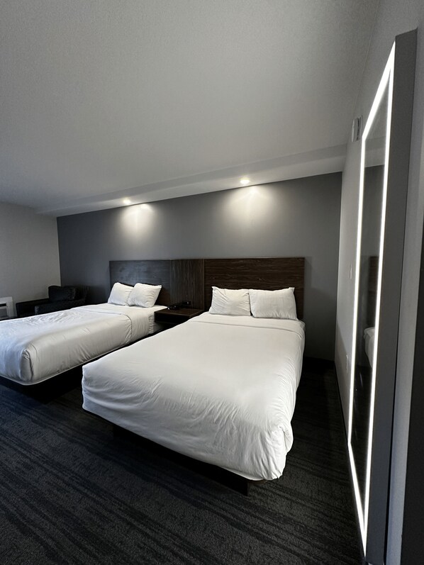 Basic Room, 2 Double Beds, Non Smoking | Hypo-allergenic bedding, pillowtop beds, in-room safe - Travelodge by Wyndham Regina (Regina)