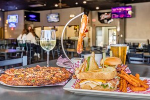 Daily cooked-to-order breakfast for a fee - Hells Canyon Grand Hotel, an Ascend Collection Hotel (Lewiston)
