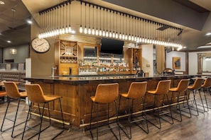 2 Bars/Lounges, Sportbar