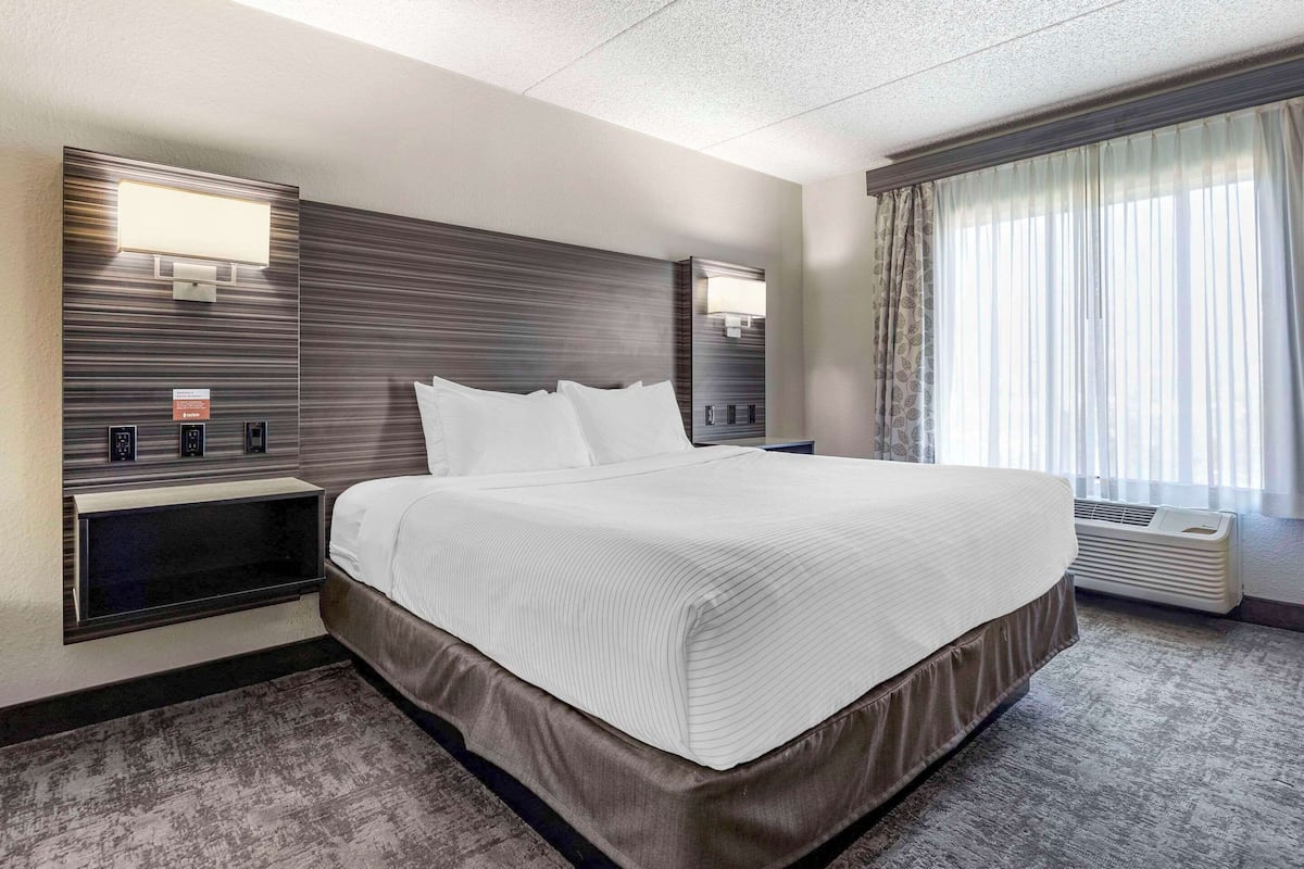 In-room safe, desk, blackout drapes, iron/ironing board