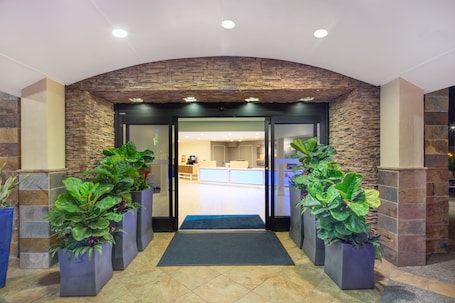 Exterior. Holiday Inn Express San Diego Airport - Old Town by IHG