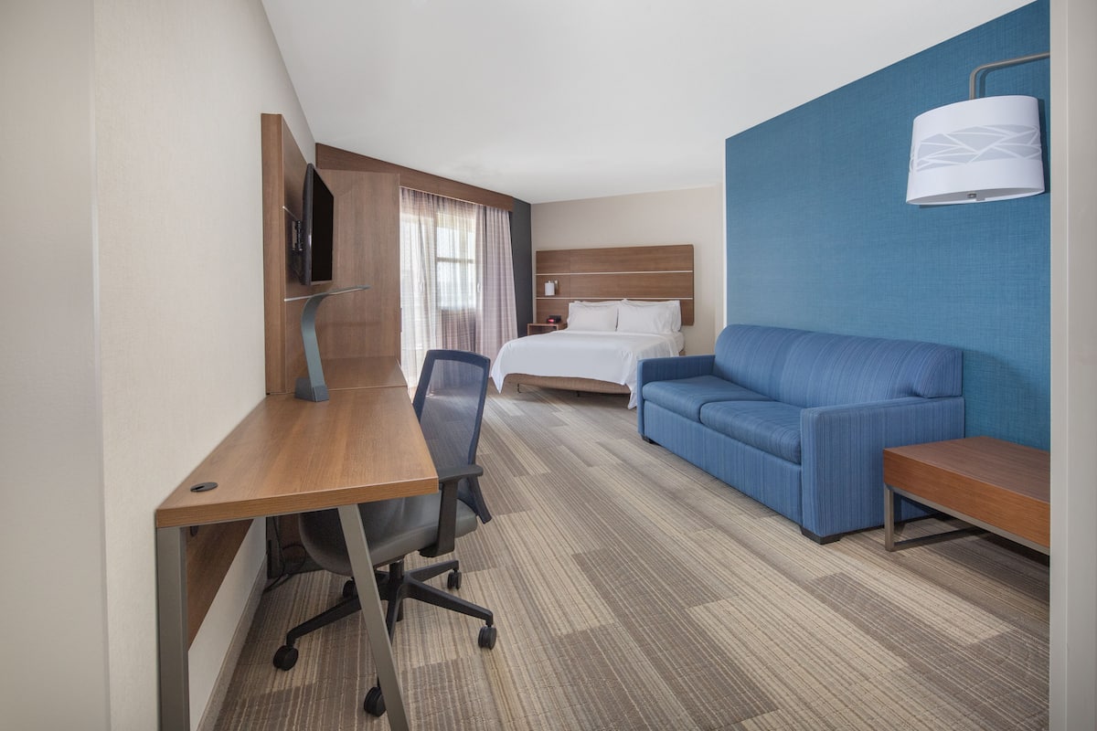 Suite, 2 Bedrooms, Accessible (Mobility) | In-room safe, desk, blackout drapes, iron/ironing board