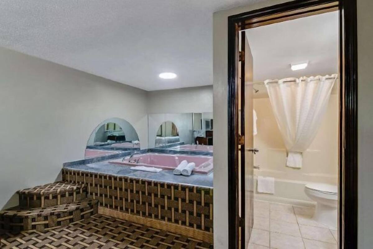 Salle de bain | Ensemble douche/baignoire, articles de toilette gratuits, sĂšche-cheveux