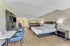 1 dormitorio, escritorio, tabla de planchar con plancha y wifi gratis