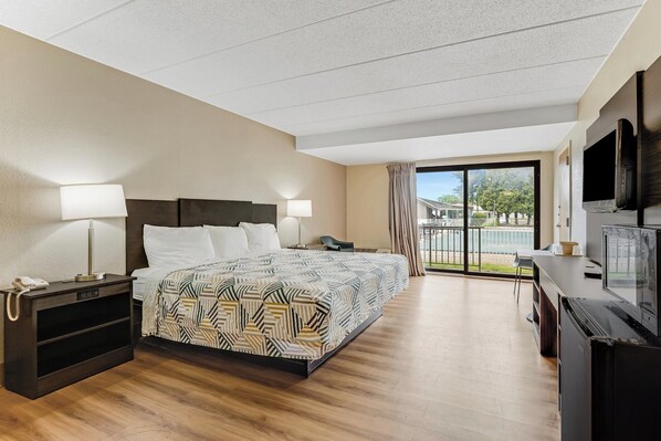 مكتب ومكواة/لوح كي وواي فاي مجانًا وملاءات أسرّة